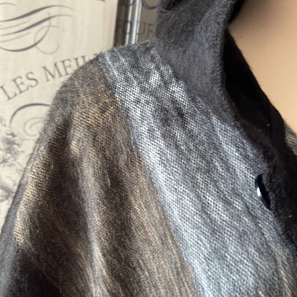 Soft Wool Wrap - image 4